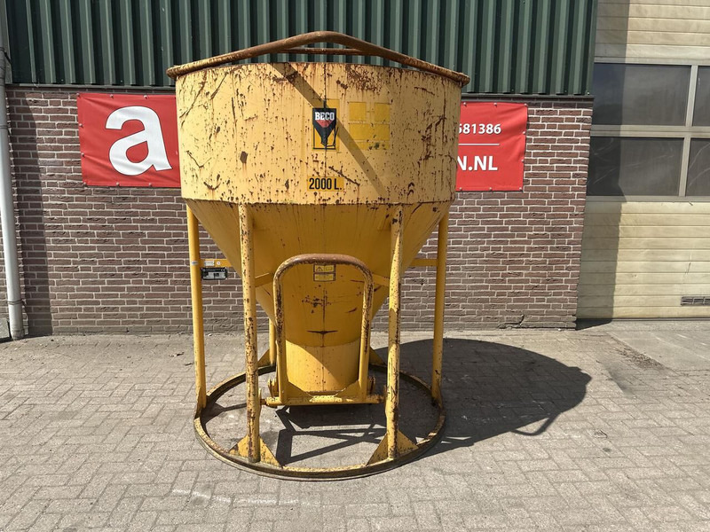 Betonstortkubel staand rond onderlosser - Gebruikt - Cazo para Maquinaria de construcción: foto 1 Betonstortkubel staand rond onderlosser - Gebruikt - Cazo para Maquinaria de construcción: foto 1