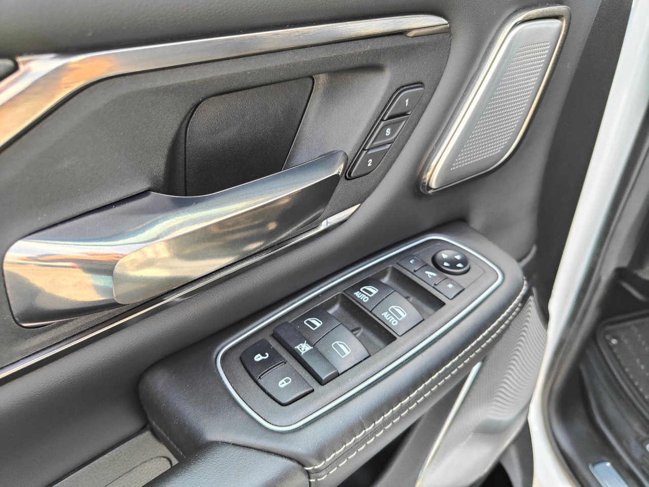 SUV/ Todoterreno Dodge RAM HEMI Limited 5.7 PRINS LPG Luftfederung: foto 14 SUV/ Todoterreno Dodge RAM HEMI Limited 5.7 PRINS LPG Luftfederung: foto 14