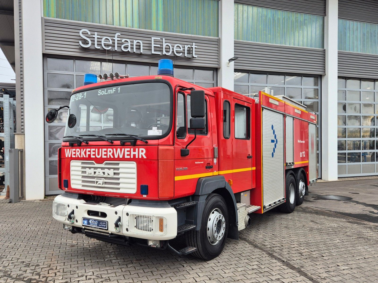 MAN FE 26.360 FNLC/L Feuerwehr Löschfahrzeug - Camión: foto 1 MAN FE 26.360 FNLC/L Feuerwehr Löschfahrzeug - Camión: foto 1