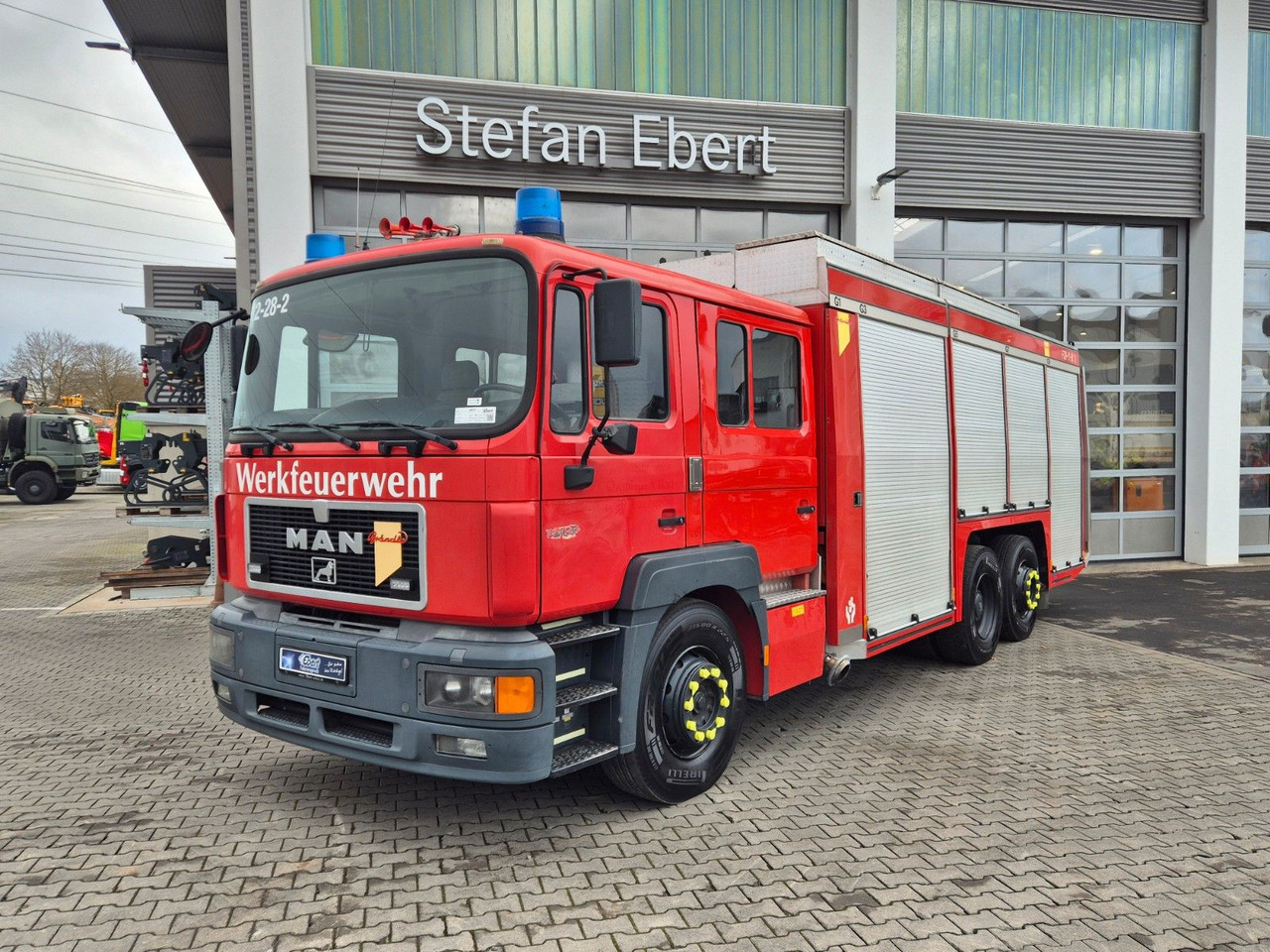 MAN FE 26.360 LF 8 Löschfahrzeug - Camión: foto 1 MAN FE 26.360 LF 8 Löschfahrzeug - Camión: foto 1