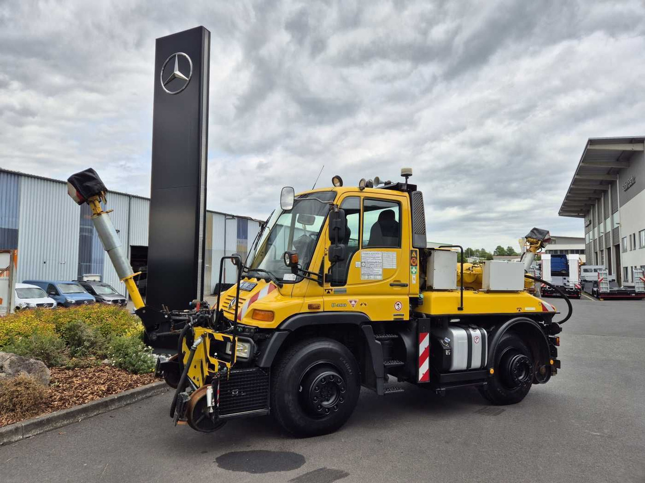 Unimog U400 4x4 Zweiwege ZAGRO 800t/52 Achsen Funk - Camión: foto 2 Unimog U400 4x4 Zweiwege ZAGRO 800t/52 Achsen Funk - Camión: foto 2
