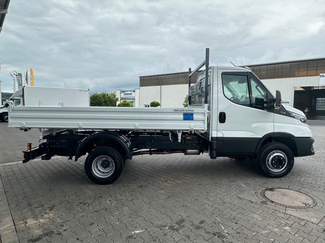 Iveco 70C18H 3-S.-Kipper Meiller *R3.450mm*2xAHK* - Furgoneta basculante: foto 4 Iveco 70C18H 3-S.-Kipper Meiller *R3.450mm*2xAHK* - Furgoneta basculante: foto 4
