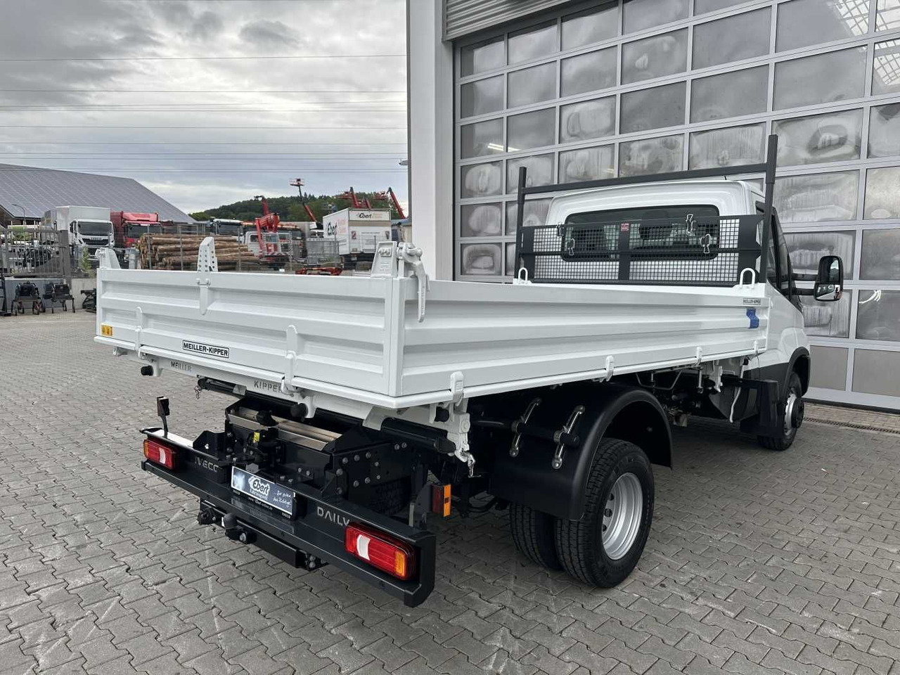 Iveco 70C18H 3-S.-Kipper Meiller *R3.450mm*2xAHK* - Furgoneta basculante: foto 5 Iveco 70C18H 3-S.-Kipper Meiller *R3.450mm*2xAHK* - Furgoneta basculante: foto 5