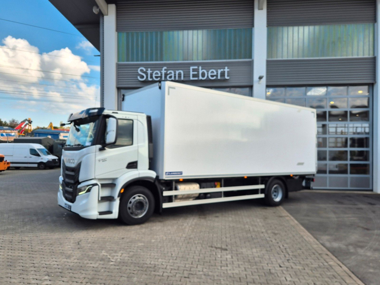 Iveco AD190S40/FP Lamberet Mitsubishi LBW Tür AHK - Camión frigorífico: foto 3 Iveco AD190S40/FP Lamberet Mitsubishi LBW Tür AHK - Camión frigorífico: foto 3