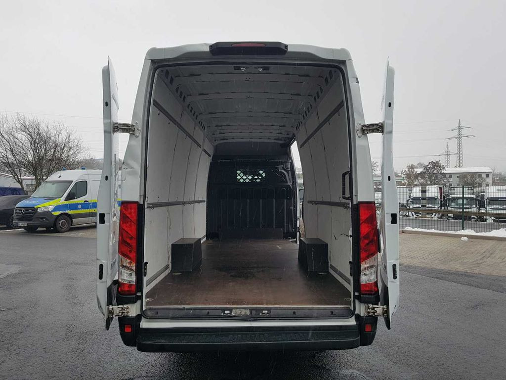 Iveco Daily 35 S16 A8 V *Klima*Automatik*L4.100mm* Iveco Daily 35 S16 A8 V *Klima*Automatik*L4.100mm* - Furgón: foto 5 Iveco Daily 35 S16 A8 V *Klima*Automatik*L4.100mm* Iveco Daily 35 S16 A8 V *Klima*Automatik*L4.100mm* - Furgón: foto 5