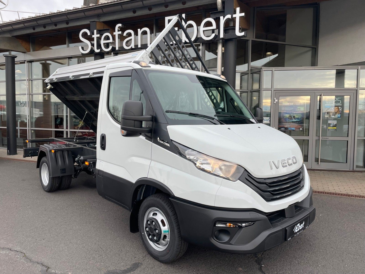 Iveco Daily 35C14 A8 *R3.450mm*Automatik* 7x vorhanden - Furgoneta basculante: foto 1 Iveco Daily 35C14 A8 *R3.450mm*Automatik* 7x vorhanden - Furgoneta basculante: foto 1