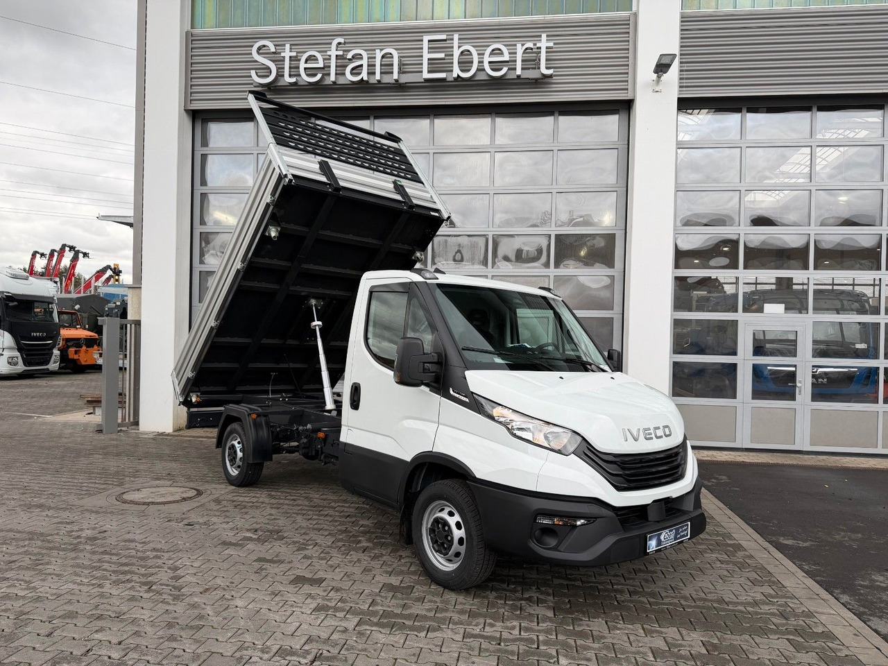 Iveco Daily 35S14 A8*R3.450mm*Automatik*Kamera*2Sitze* - Furgoneta basculante: foto 1 Iveco Daily 35S14 A8*R3.450mm*Automatik*Kamera*2Sitze* - Furgoneta basculante: foto 1