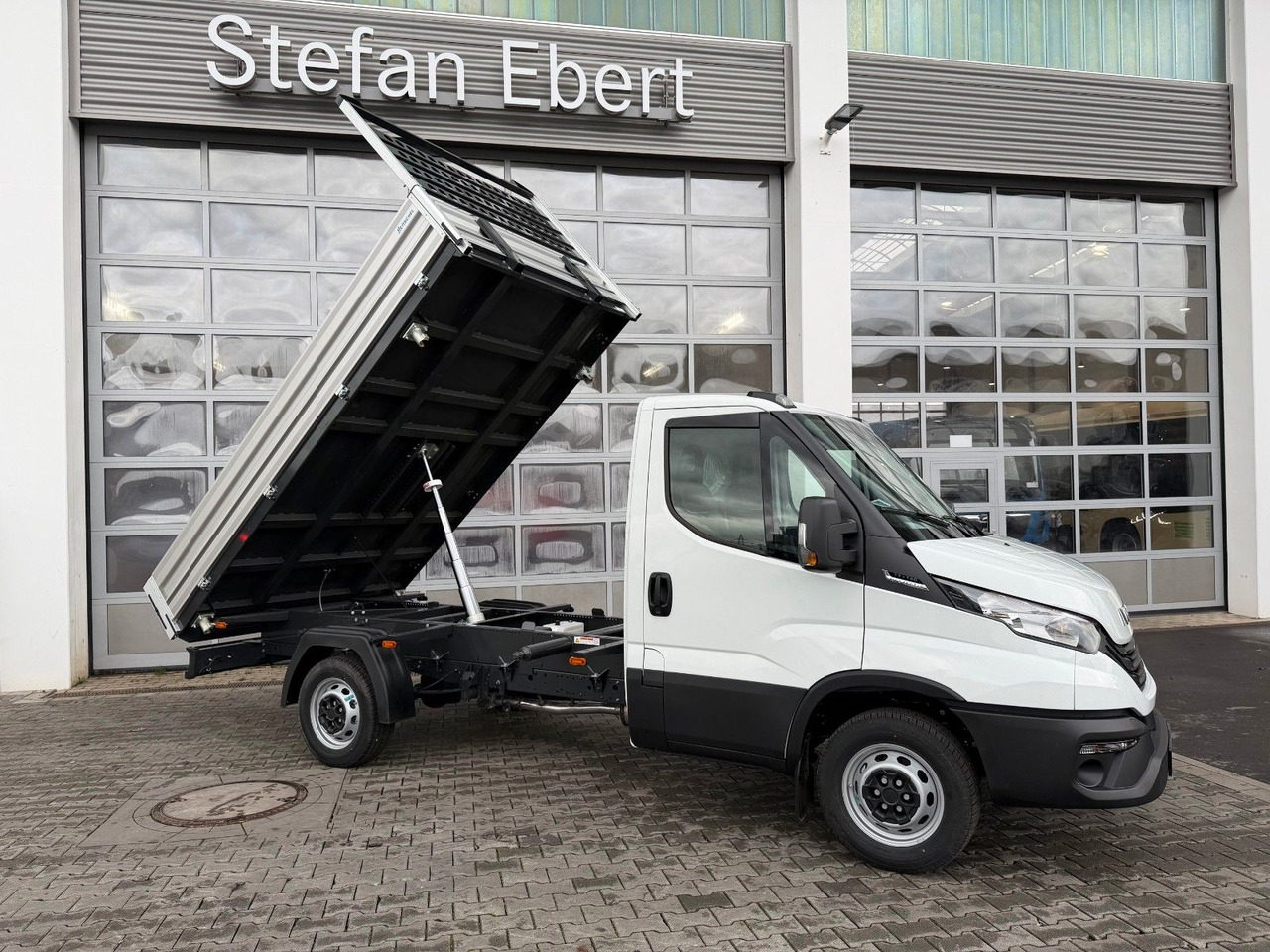 Iveco Daily 35S14 A8*R3.450mm*Automatik*Kamera*2Sitze* - Furgoneta basculante: foto 2 Iveco Daily 35S14 A8*R3.450mm*Automatik*Kamera*2Sitze* - Furgoneta basculante: foto 2