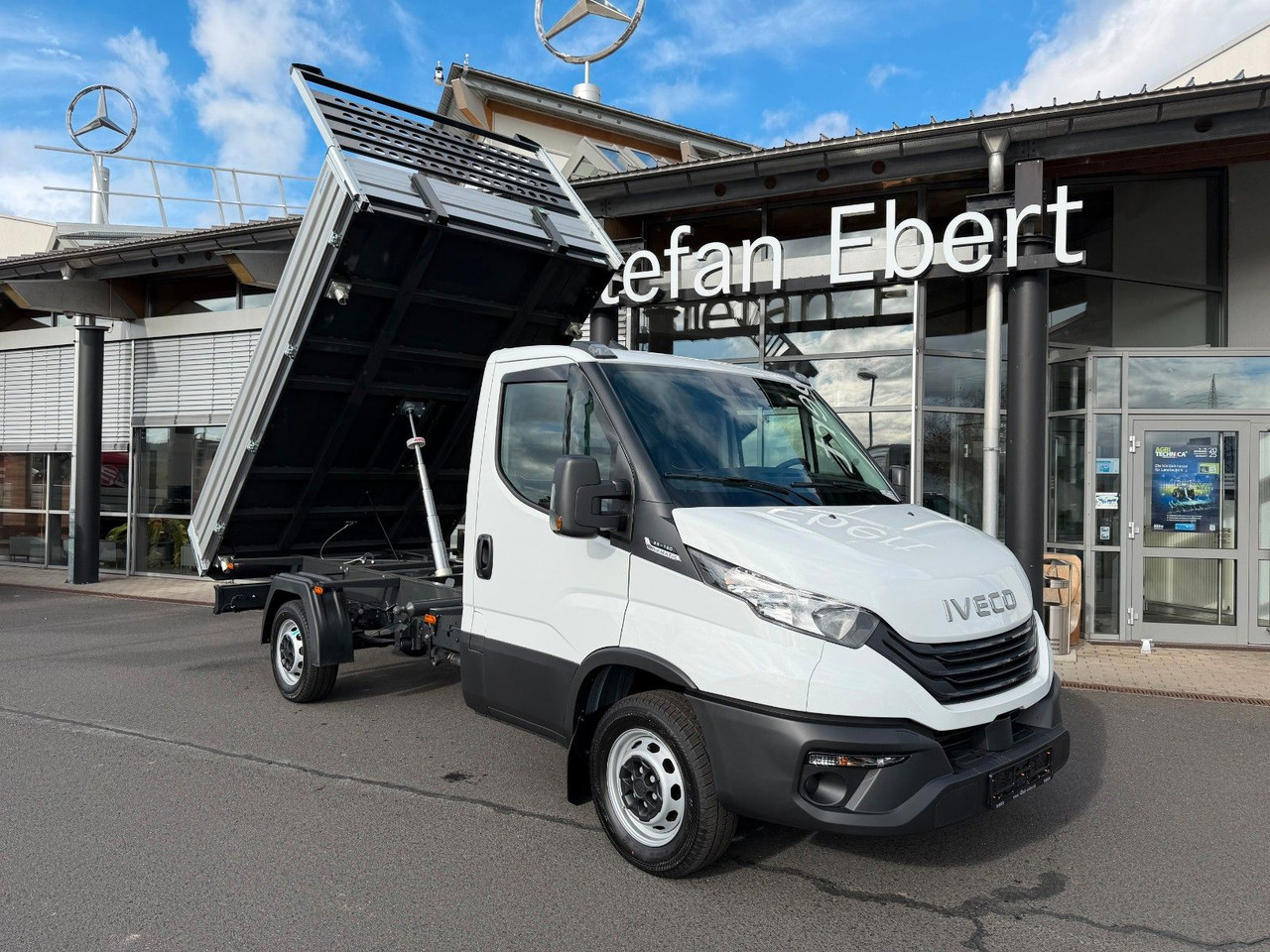 Iveco Daily 35S14 A8 *R3.450mm*Automatik*Klima* 4x - Furgoneta basculante: foto 2 Iveco Daily 35S14 A8 *R3.450mm*Automatik*Klima* 4x - Furgoneta basculante: foto 2