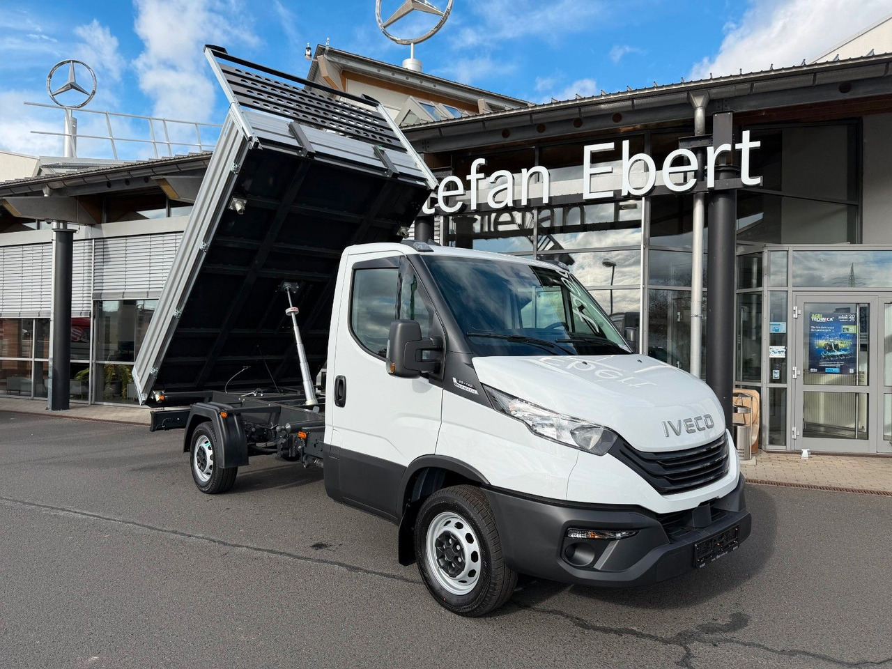 Iveco Daily 35S14 A8 *R3.450mm*Automatik*Klima* 4x - Furgoneta basculante: foto 2 Iveco Daily 35S14 A8 *R3.450mm*Automatik*Klima* 4x - Furgoneta basculante: foto 2