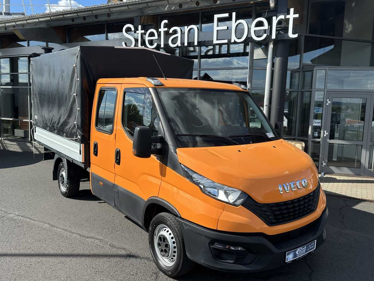 Iveco Daily 35S14 Pritsche+Plane *AHK*Ladekran*7-Sitze - Furgoneta caja abierta: foto 1 Iveco Daily 35S14 Pritsche+Plane *AHK*Ladekran*7-Sitze - Furgoneta caja abierta: foto 1