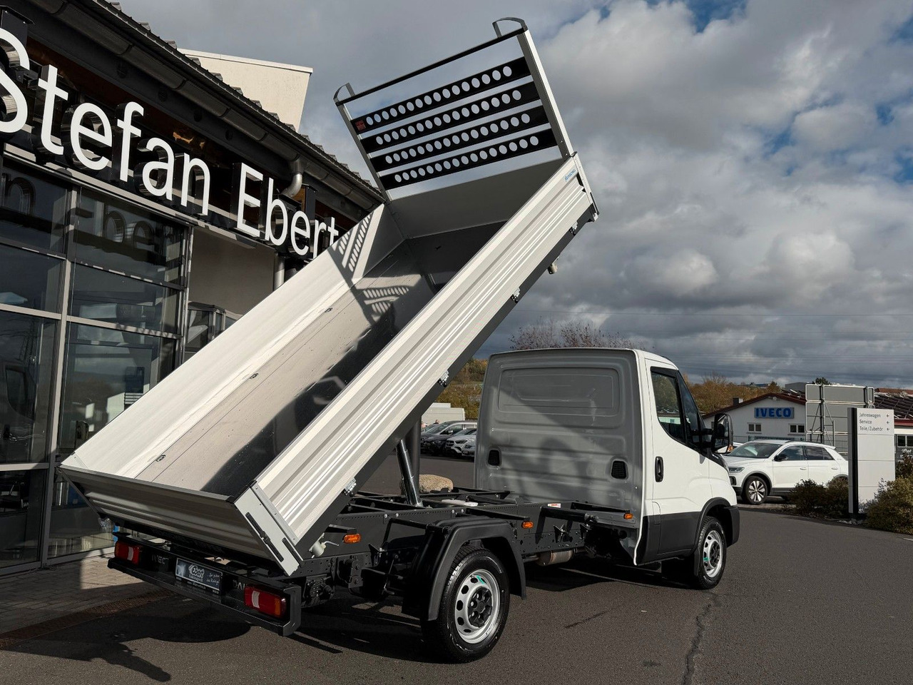 Iveco Daily 35S16 A8 *R3.450mm*Automatik*Klima* 3x - Furgoneta basculante: foto 3 Iveco Daily 35S16 A8 *R3.450mm*Automatik*Klima* 3x - Furgoneta basculante: foto 3