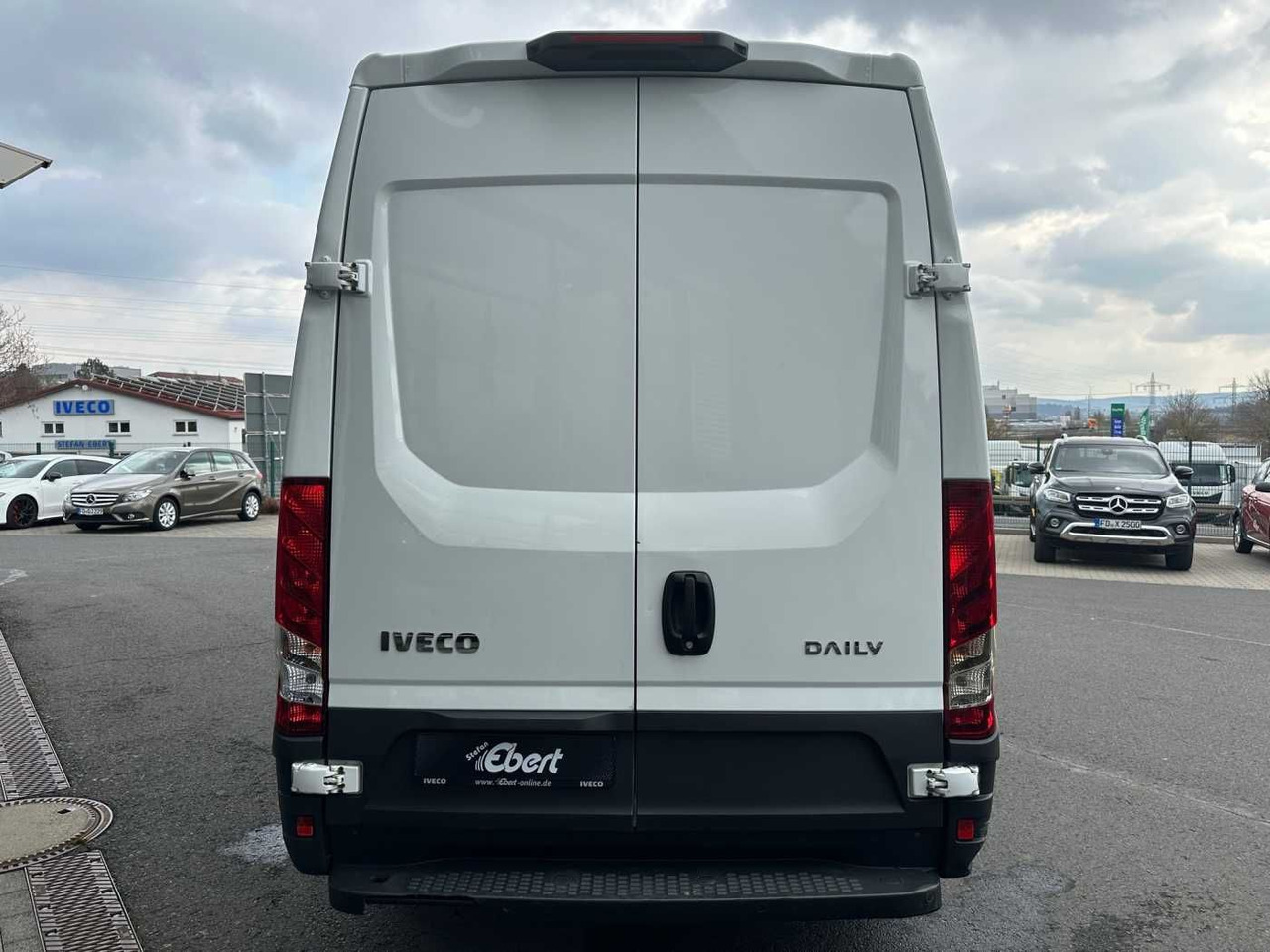 Iveco Daily 35S16 *Klima*L3.520mm* - Furgón: foto 4 Iveco Daily 35S16 *Klima*L3.520mm* - Furgón: foto 4