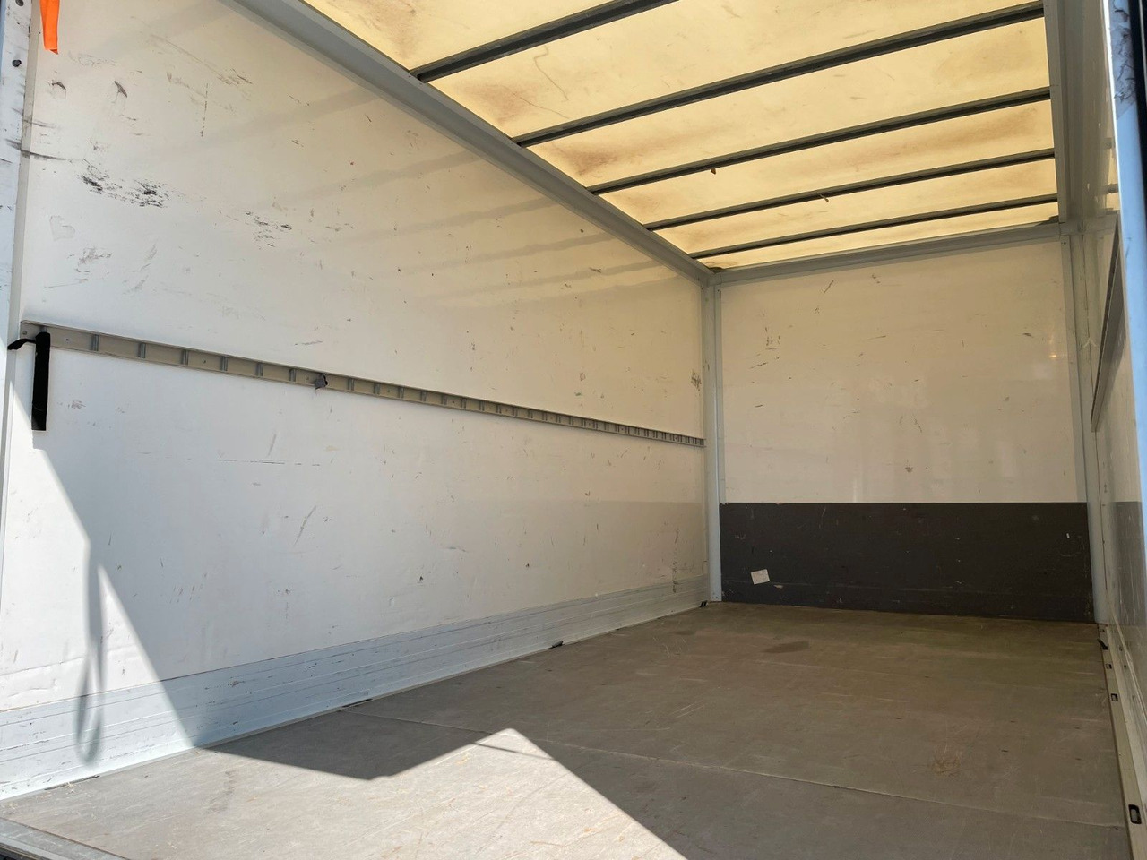 Iveco Daily 35S16 *Koffer*LBW*Klima* - Furgoneta caja cerrada: foto 5 Iveco Daily 35S16 *Koffer*LBW*Klima* - Furgoneta caja cerrada: foto 5