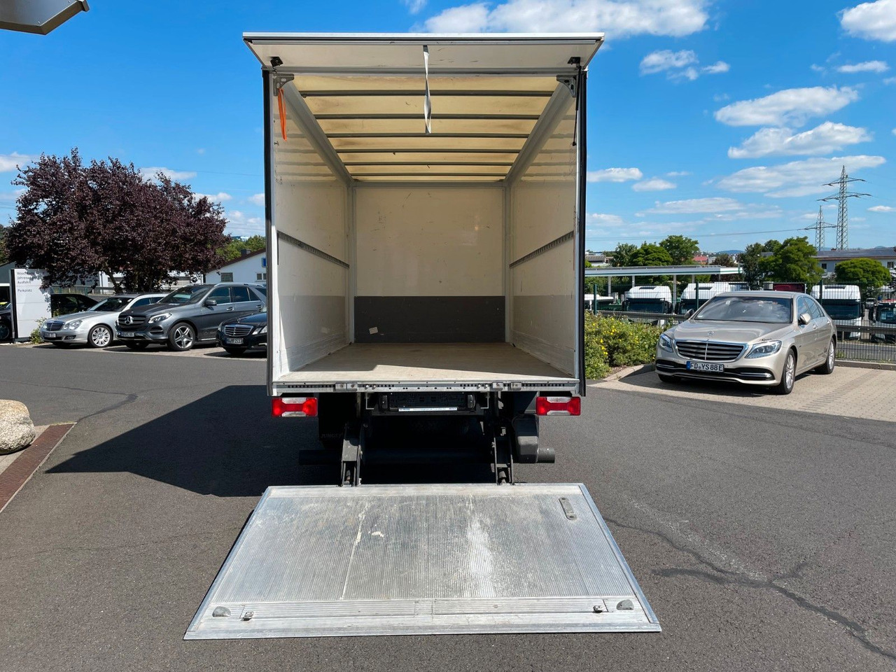 Iveco Daily 35S16 *Koffer*LBW*Klima* - Furgoneta caja cerrada: foto 3 Iveco Daily 35S16 *Koffer*LBW*Klima* - Furgoneta caja cerrada: foto 3