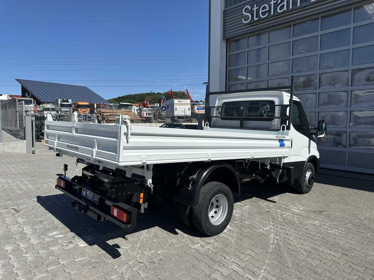 Iveco Daily 60C18H Kipper *R3.450mm*Kamera*2xAHK* - Furgoneta basculante: foto 4 Iveco Daily 60C18H Kipper *R3.450mm*Kamera*2xAHK* - Furgoneta basculante: foto 4