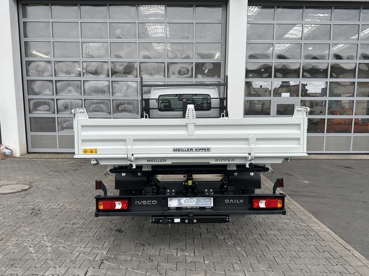 Iveco Daily 70C18H 3-S.-Kipper *R3.750mm*2xAHK* - Furgoneta basculante: foto 5 Iveco Daily 70C18H 3-S.-Kipper *R3.750mm*2xAHK* - Furgoneta basculante: foto 5