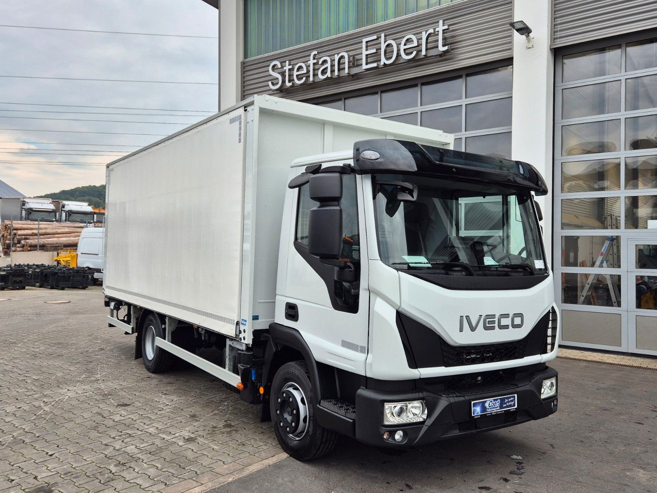 Iveco Eurocargo ML120EL25/P Böse Schiebeplanen LBW AHK - Camión transporte de bebidas: foto 2 Iveco Eurocargo ML120EL25/P Böse Schiebeplanen LBW AHK - Camión transporte de bebidas: foto 2