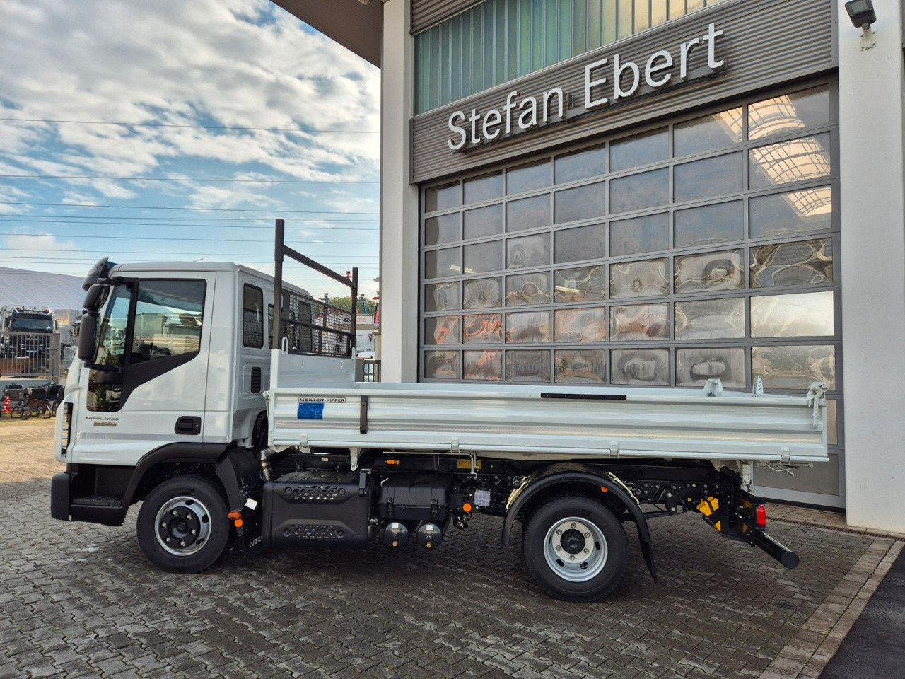 Camión volquete Iveco Eurocargo ML80E21 Meiller 2x AHK 3 Sitze Klima: foto 6 Camión volquete Iveco Eurocargo ML80E21 Meiller 2x AHK 3 Sitze Klima: foto 6