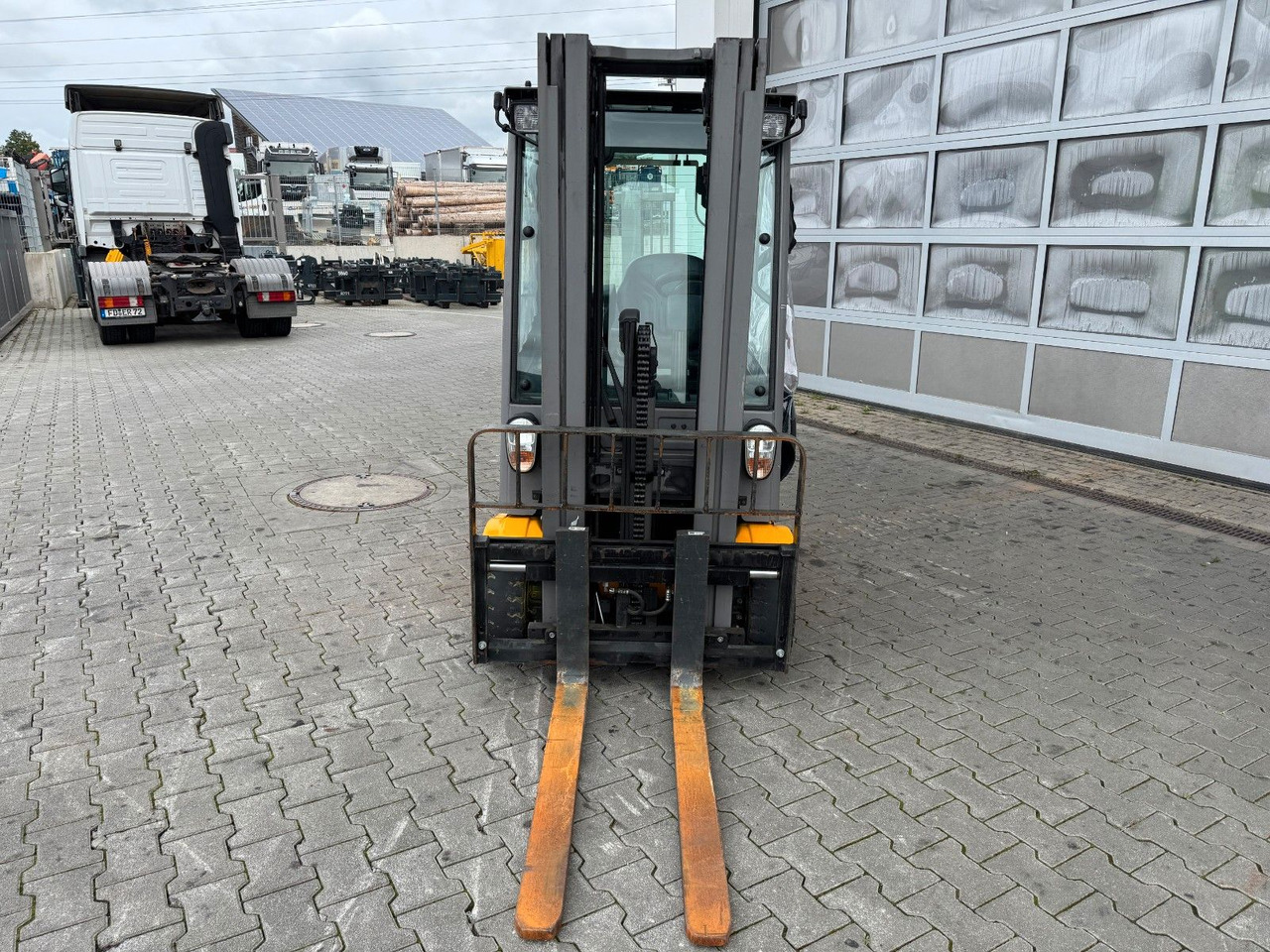 Jungheinrich EFG 215 / Triplex: 4.25m! / SS / nur 3.298h! - Carretilla elevadora eléctrica: foto 4 Jungheinrich EFG 215 / Triplex: 4.25m! / SS / nur 3.298h! - Carretilla elevadora eléctrica: foto 4