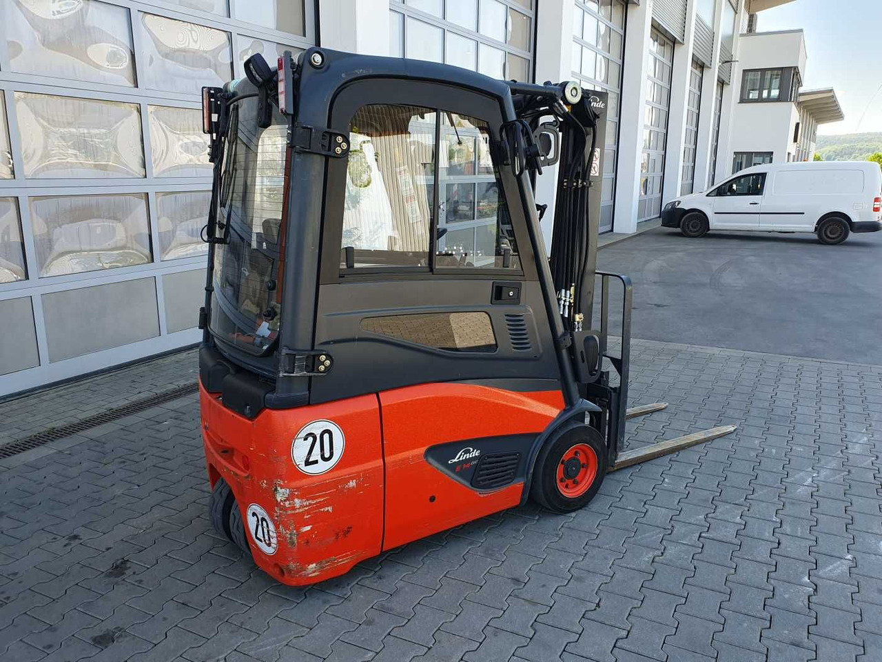 Linde E14 - 01 / Triplex: 4.10m! / SS / nur 2.899h! - Carretilla elevadora eléctrica: foto 3 Linde E14 - 01 / Triplex: 4.10m! / SS / nur 2.899h! - Carretilla elevadora eléctrica: foto 3