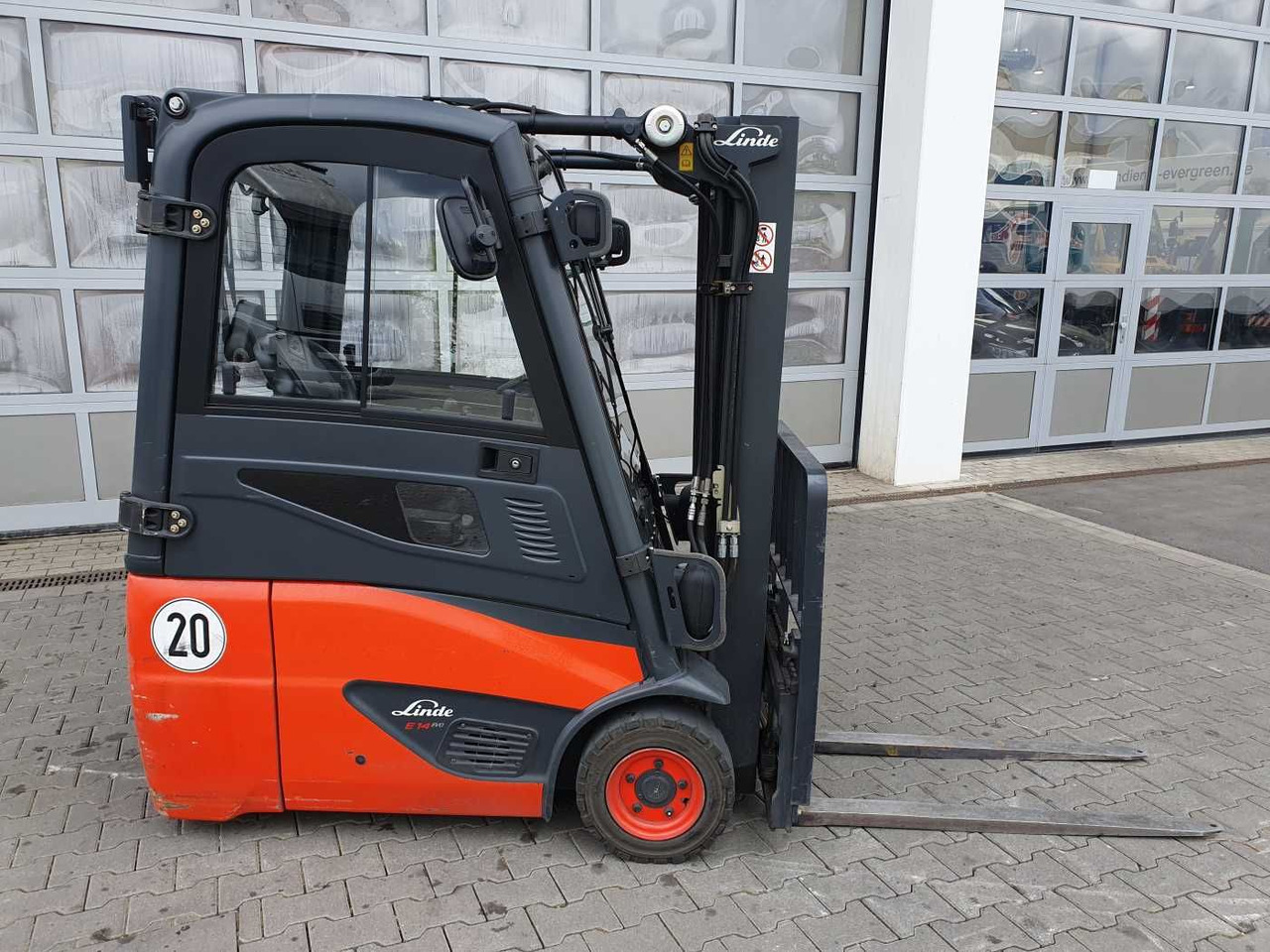Linde E14 - 02 / Triplex: 4.00m! / SS / nur 1.777h! - Carretilla elevadora eléctrica: foto 2 Linde E14 - 02 / Triplex: 4.00m! / SS / nur 1.777h! - Carretilla elevadora eléctrica: foto 2