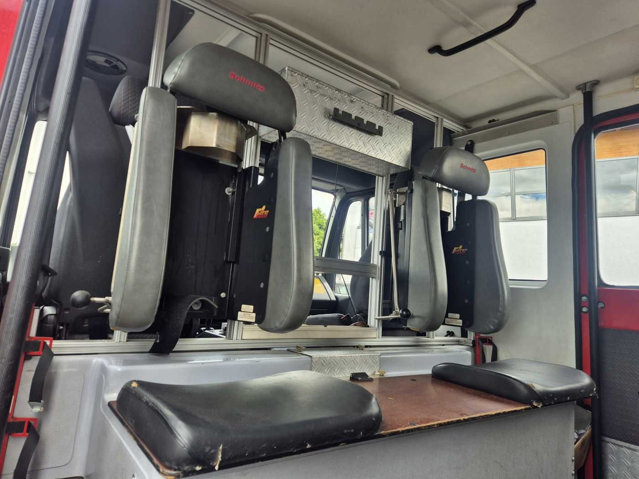 Leasing de  MAN 14.224 4x4 TLF 16/29 Tanklöschfahrzeug Feuerwehr MAN 14.224 4x4 TLF 16/29 Tanklöschfahrzeug Feuerwehr: foto 11