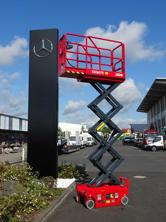 Magni ES0607E Scherenbühne // 5.6m Arbeitshöhe - Plataforma de tijeras: foto 4 Magni ES0607E Scherenbühne // 5.6m Arbeitshöhe - Plataforma de tijeras: foto 4
