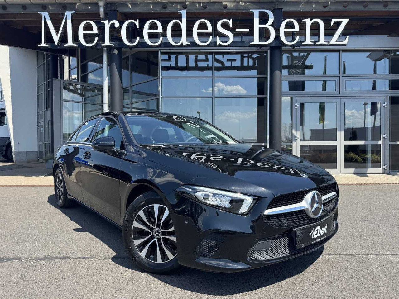 Mercedes-Benz A 180d 8G LED+Carplay+SpurH+DAB+SHZ - Sedan: foto 1 Mercedes-Benz A 180d 8G LED+Carplay+SpurH+DAB+SHZ - Sedan: foto 1