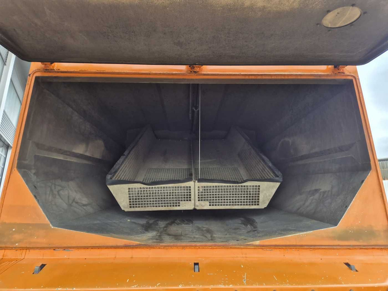 Leasing de  Mercedes-Benz Actros 2032 A 4x4 Bucher STKF 9500 Airport 30x Mercedes-Benz Actros 2032 A 4x4 Bucher STKF 9500 Airport 30x: foto 8