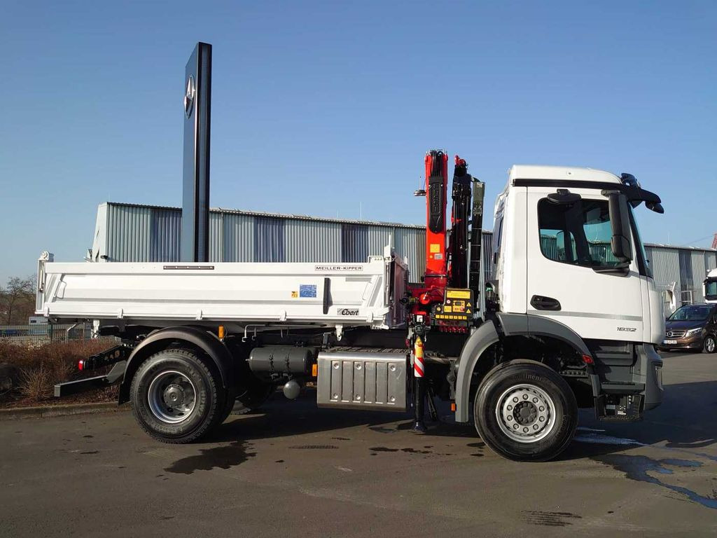 Camión volquete, Camión grúa Mercedes-Benz Arocs 1832 KK 4x2 Kipper+Kran Fassi F120+Funk: foto 6