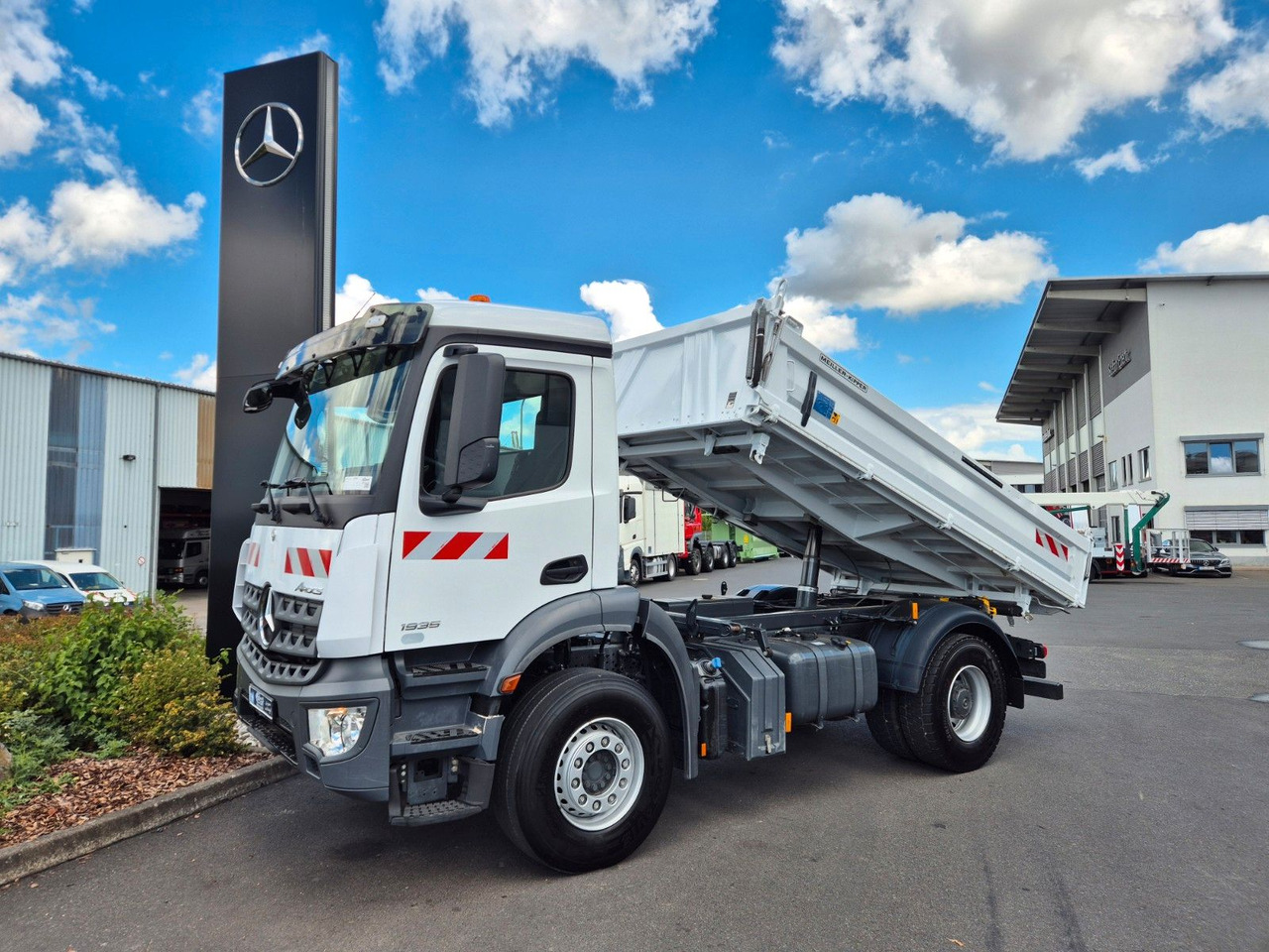 Mercedes-Benz Arocs 1935 K 4x2 Meiller AHK Navi PPC Klima - Camión volquete: foto 1 Mercedes-Benz Arocs 1935 K 4x2 Meiller AHK Navi PPC Klima - Camión volquete: foto 1