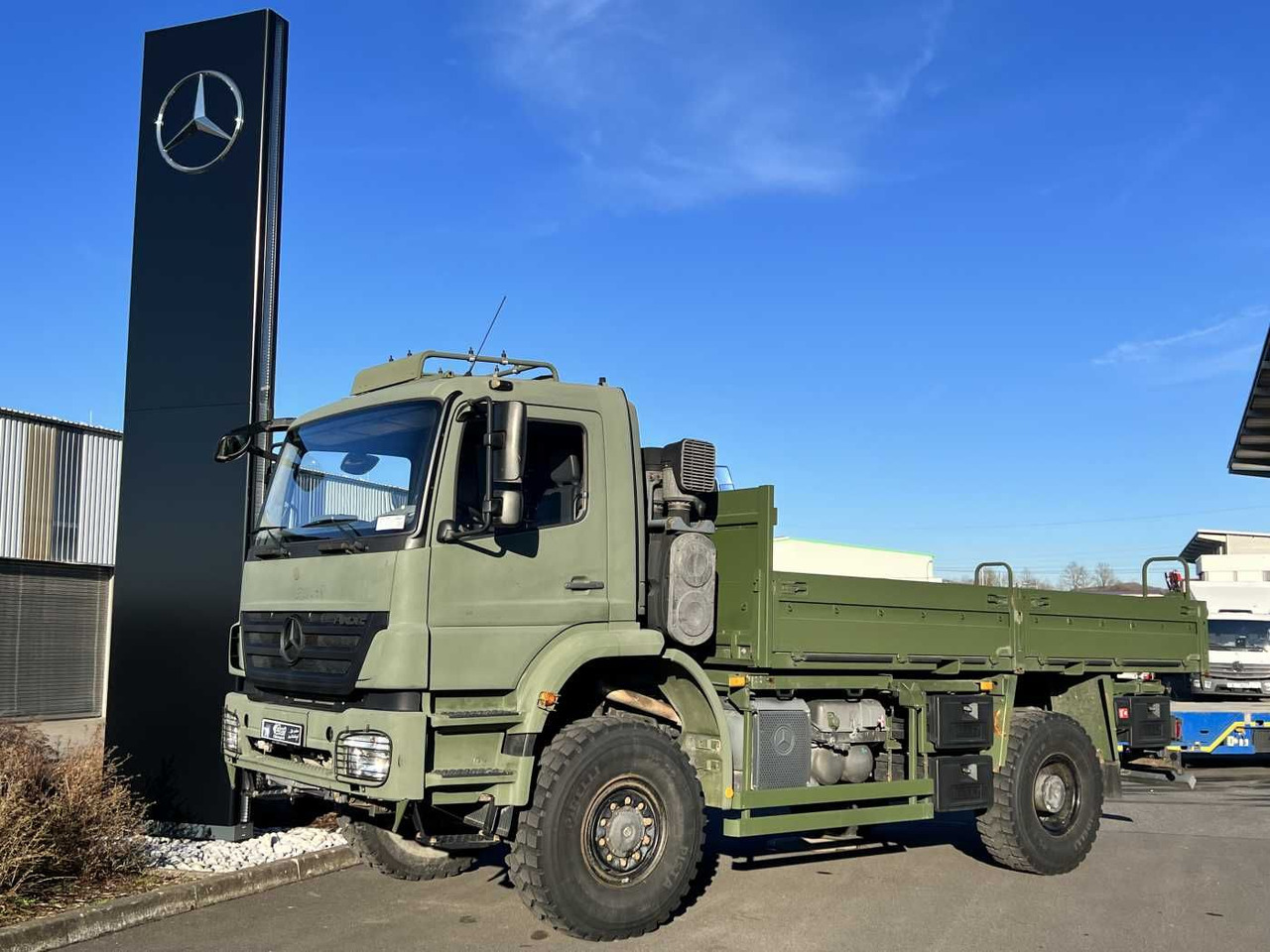 Mercedes-Benz Axor 1829 A 4x4 Pritsche - Camión caja abierta: foto 1 Mercedes-Benz Axor 1829 A 4x4 Pritsche - Camión caja abierta: foto 1