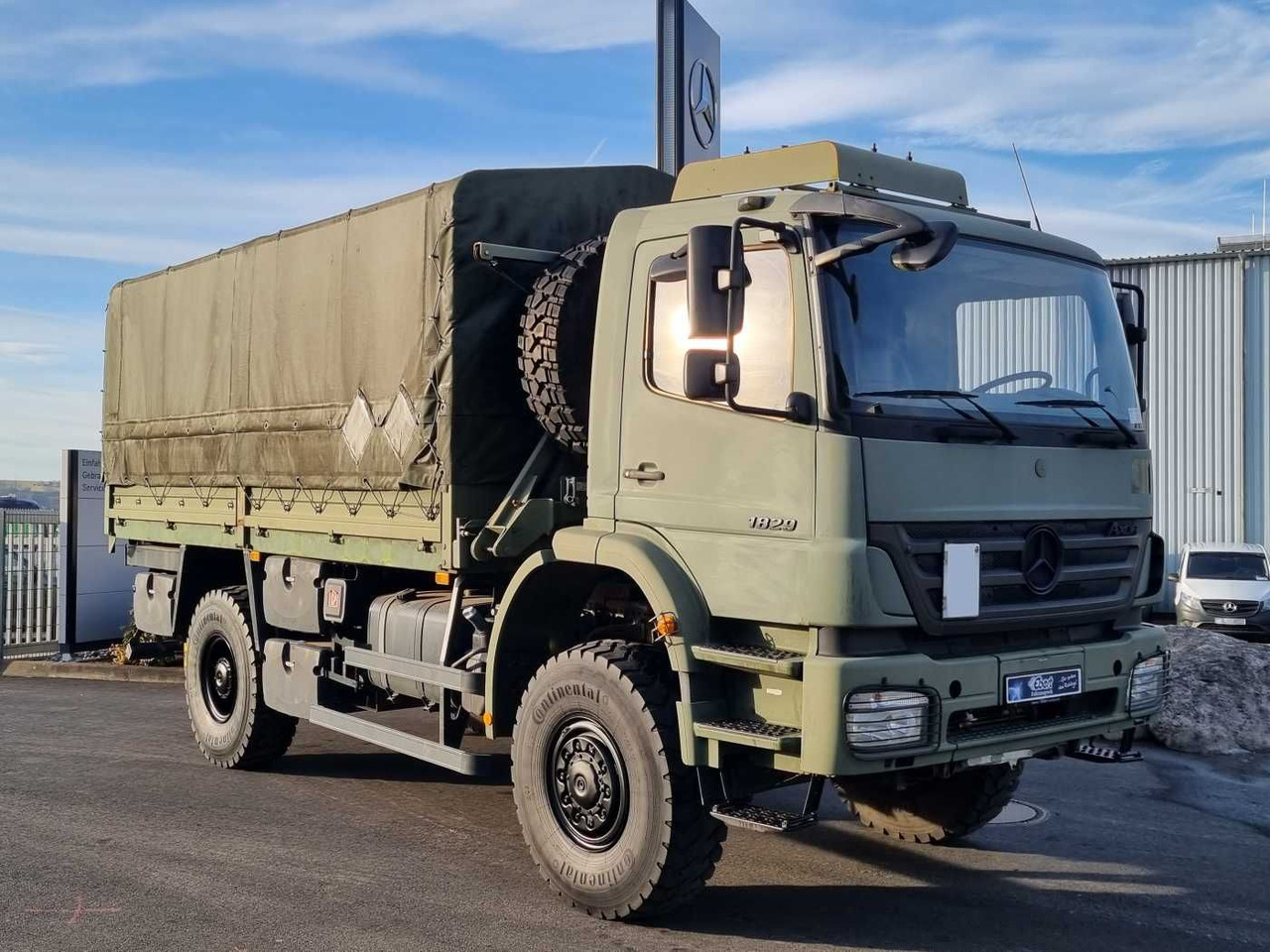 Mercedes-Benz Axor 1829 A 4x4 Pritsche/Plane 10 Stück - Camión lona: foto 2 Mercedes-Benz Axor 1829 A 4x4 Pritsche/Plane 10 Stück - Camión lona: foto 2