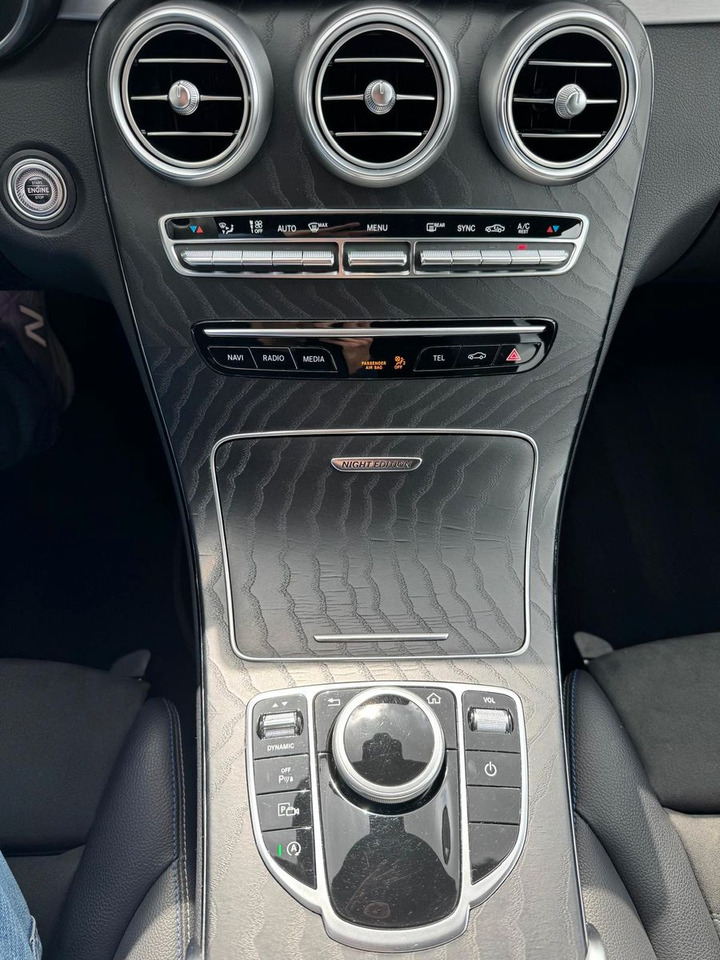 Coche familiar Mercedes-Benz C 220d NightEdition+AMG+Distr+SportfahrW+RFK: foto 17