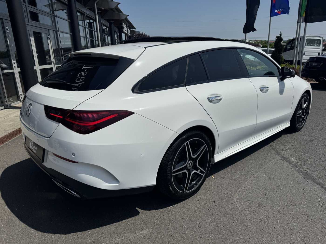 Mercedes-Benz CLA 220d Shooting Brake AMG+Pano+Distr+AHK+uvm. - Coche: foto 4 Mercedes-Benz CLA 220d Shooting Brake AMG+Pano+Distr+AHK+uvm. - Coche: foto 4