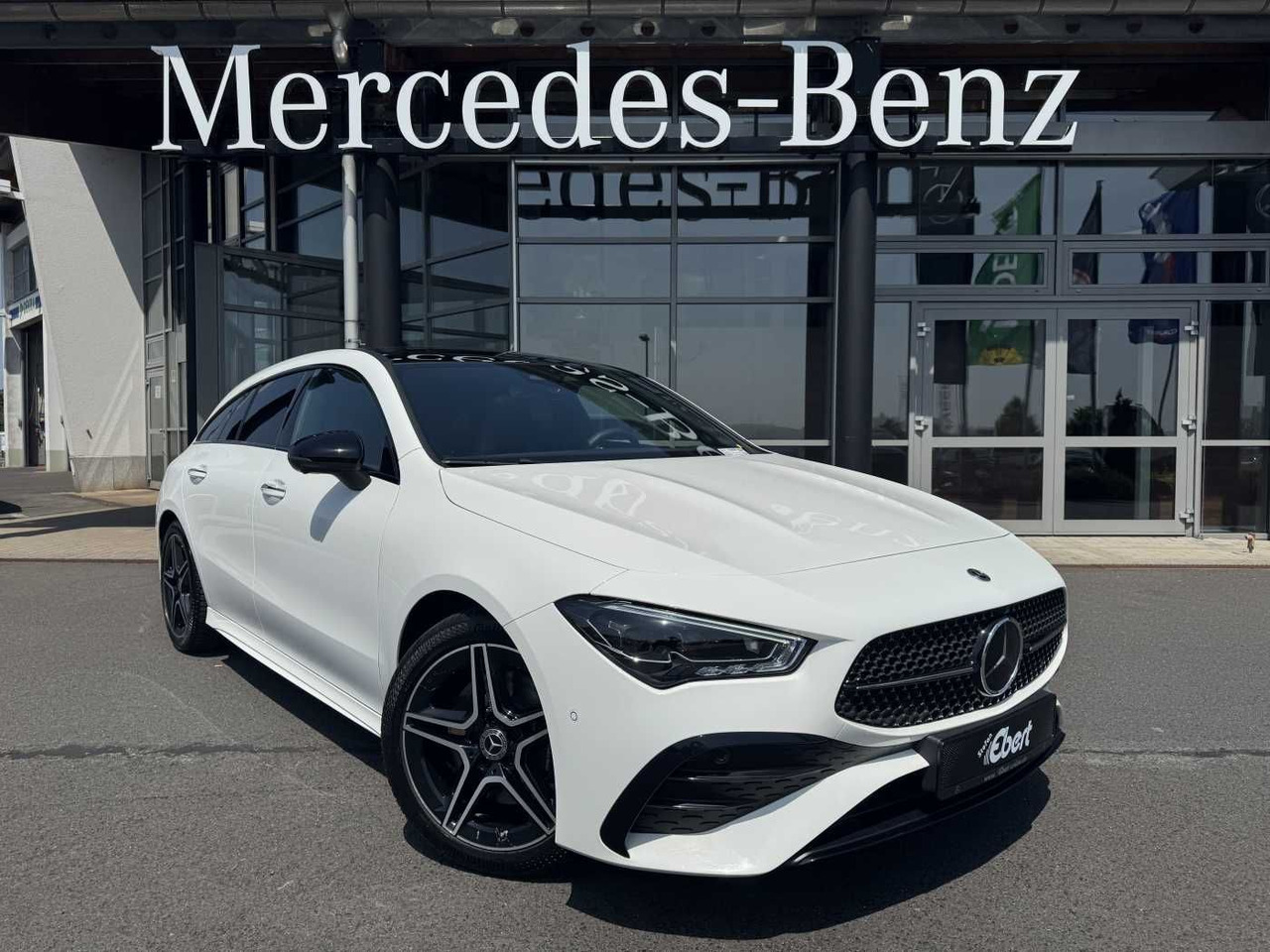 Mercedes-Benz CLA 220d Shooting Brake AMG+Pano+Distr+AHK+uvm. - Coche: foto 1 Mercedes-Benz CLA 220d Shooting Brake AMG+Pano+Distr+AHK+uvm. - Coche: foto 1
