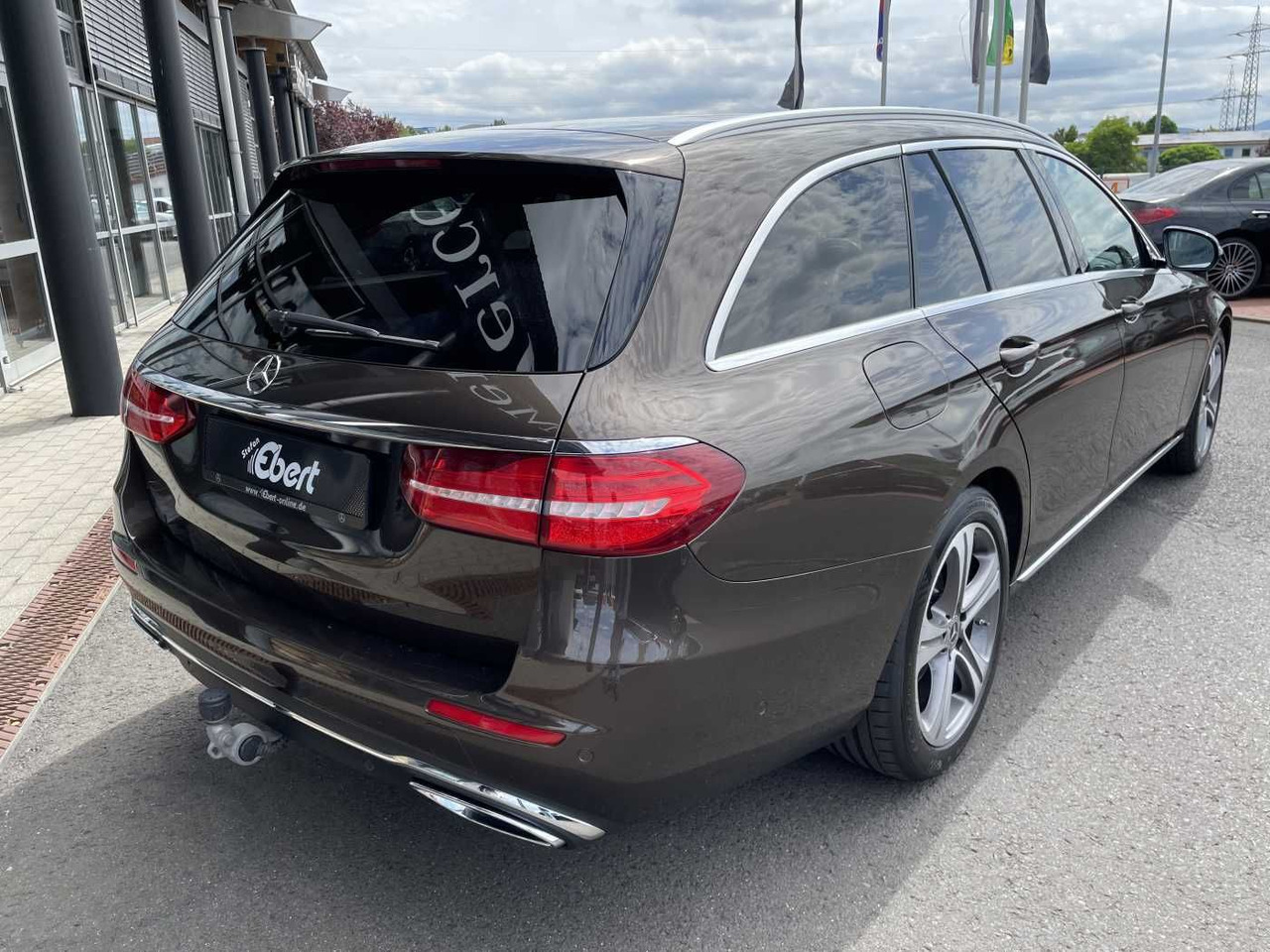 Mercedes-Benz E 220 d T 9G Avantgarde AHK+Memory+ Distr+R-Kame - Coche: foto 4 Mercedes-Benz E 220 d T 9G Avantgarde AHK+Memory+ Distr+R-Kame - Coche: foto 4