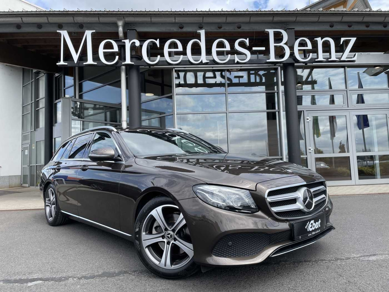 Mercedes-Benz E 220 d T 9G Avantgarde AHK+Memory+ Distr+R-Kame - Coche: foto 1 Mercedes-Benz E 220 d T 9G Avantgarde AHK+Memory+ Distr+R-Kame - Coche: foto 1