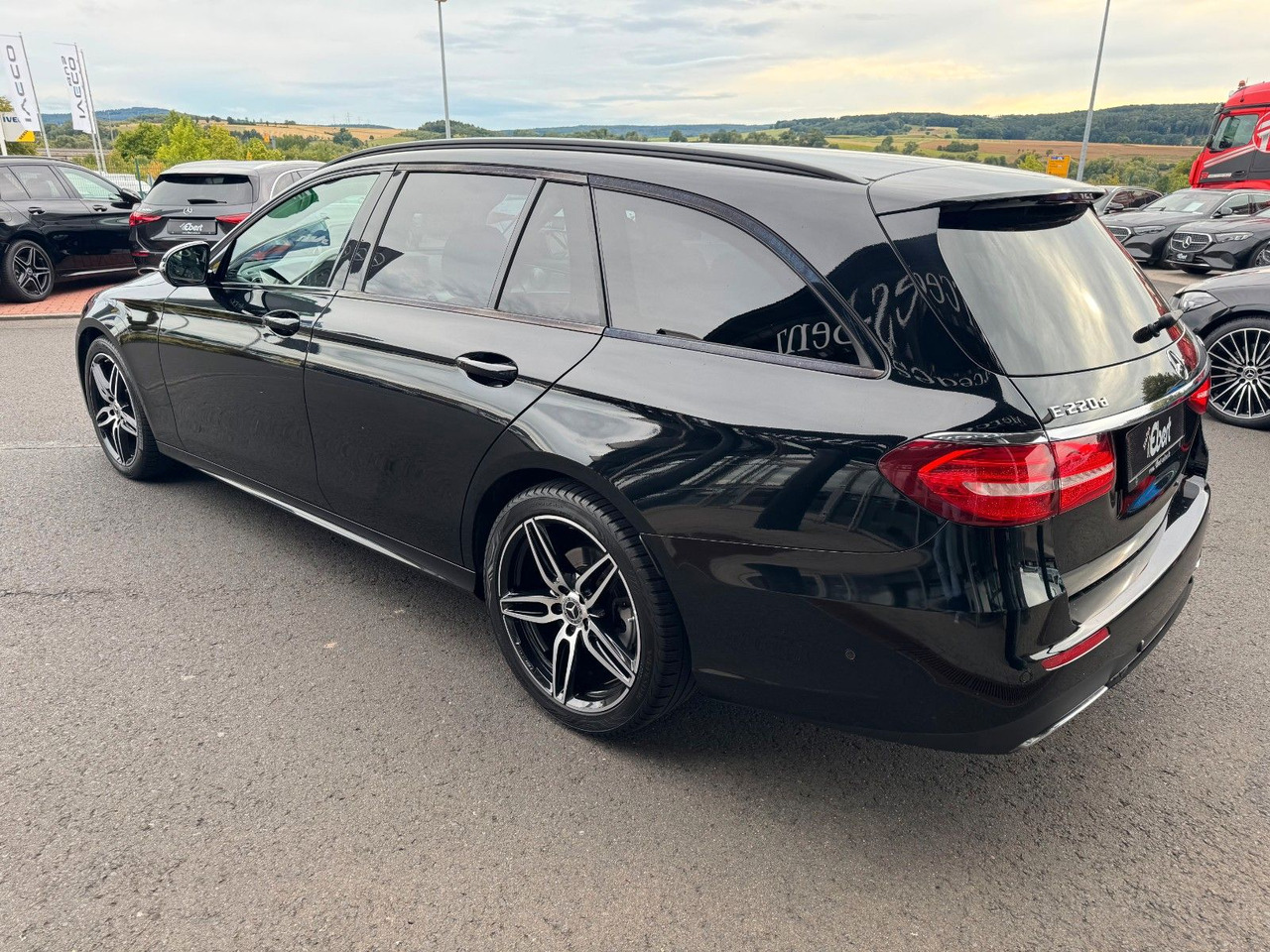 Mercedes-Benz E 220d T 4M+AMG+Pano+Brum+360+Night - Coche familiar: foto 3 Mercedes-Benz E 220d T 4M+AMG+Pano+Brum+360+Night - Coche familiar: foto 3
