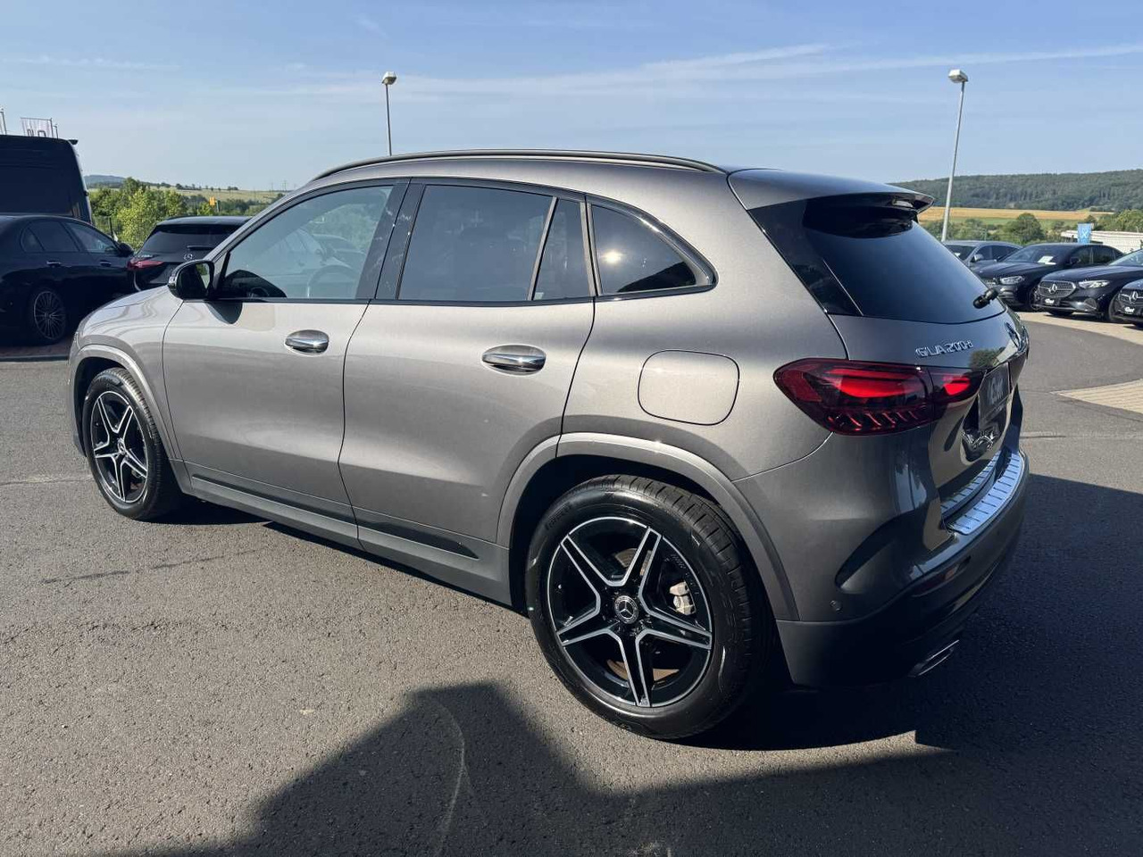 Mercedes-Benz GLA 200d 4M AMG+Pano+Distr+Ambiente+ - SUV/ Todoterreno: foto 3 Mercedes-Benz GLA 200d 4M AMG+Pano+Distr+Ambiente+ - SUV/ Todoterreno: foto 3