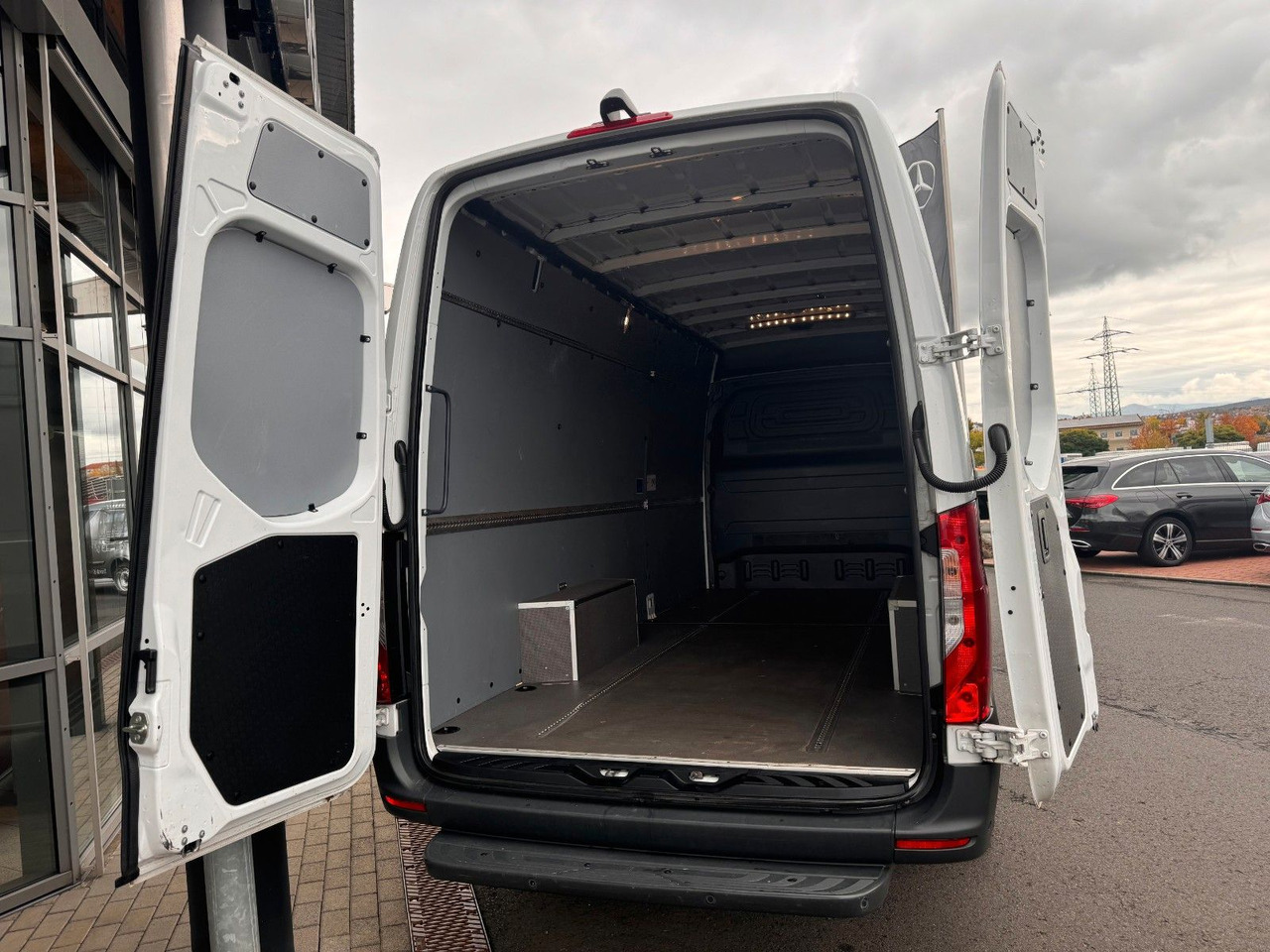 Furgón Mercedes-Benz Sprinter 317 CDI 4325 Klima 360 Schwing SHZ: foto 6 Furgón Mercedes-Benz Sprinter 317 CDI 4325 Klima 360 Schwing SHZ: foto 6