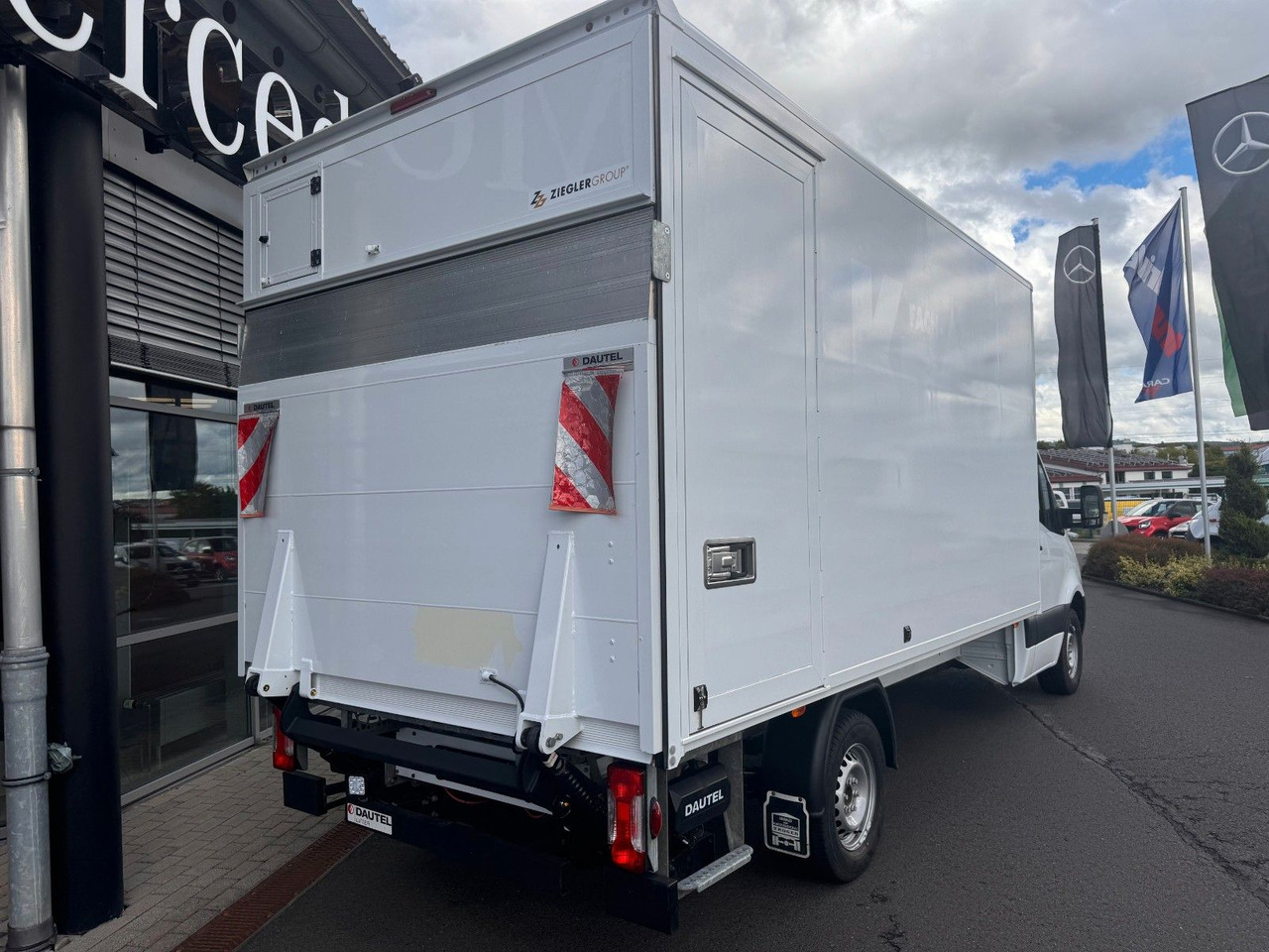 Mercedes-Benz Sprinter 317 CDI 4325 Koffer LBW Klima Kamera - Furgoneta caja cerrada: foto 4 Mercedes-Benz Sprinter 317 CDI 4325 Koffer LBW Klima Kamera - Furgoneta caja cerrada: foto 4