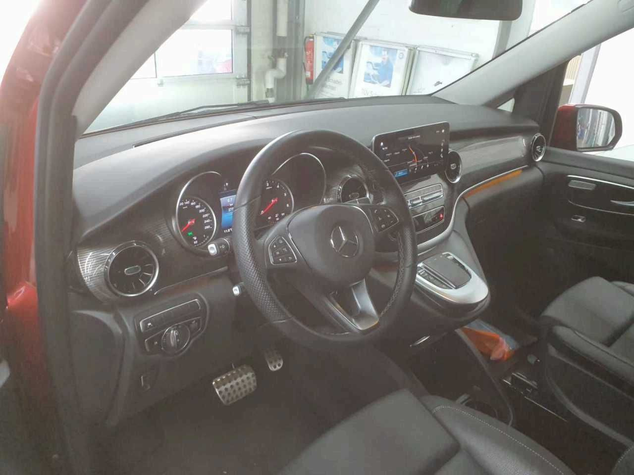 Mercedes-Benz V 250 d Edition 6Sitze Kamera MBUX ILS Leder - Coche: foto 5 Mercedes-Benz V 250 d Edition 6Sitze Kamera MBUX ILS Leder - Coche: foto 5