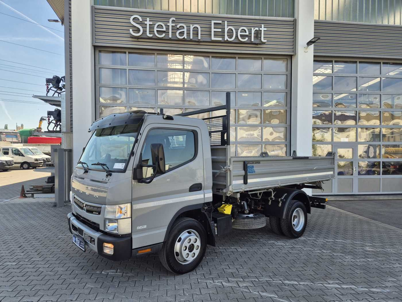 Mitsubishi Fuso Canter 7C18 4x2 Meiller-Kipper Klima AHK - Furgoneta basculante: foto 4 Mitsubishi Fuso Canter 7C18 4x2 Meiller-Kipper Klima AHK - Furgoneta basculante: foto 4