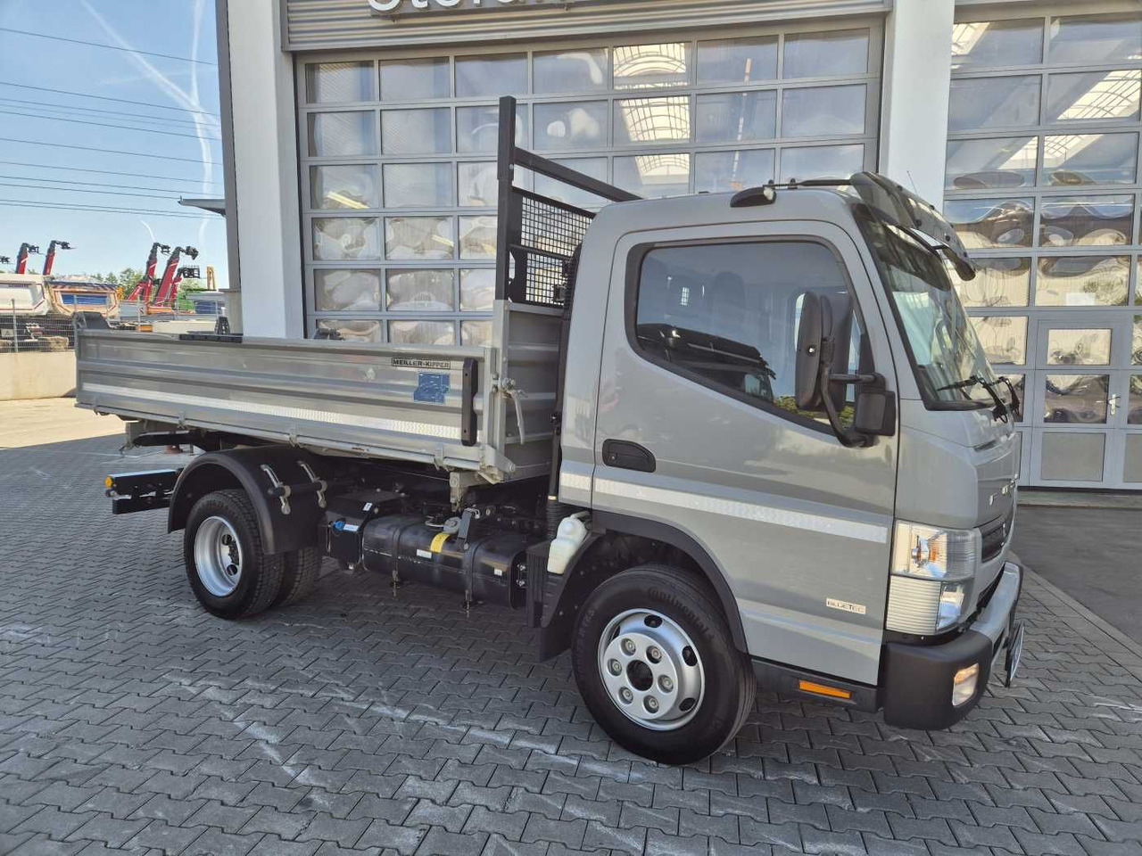 Mitsubishi Fuso Canter 7C18 4x2 Meiller-Kipper Klima AHK - Furgoneta basculante: foto 5 Mitsubishi Fuso Canter 7C18 4x2 Meiller-Kipper Klima AHK - Furgoneta basculante: foto 5