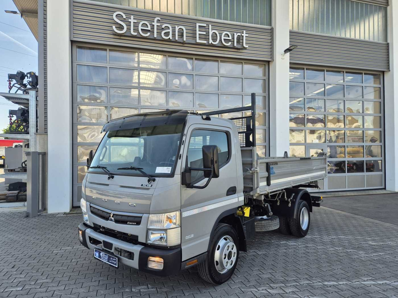Mitsubishi Fuso Canter 7C18 4x2 Meiller-Kipper Klima AHK - Furgoneta basculante: foto 2 Mitsubishi Fuso Canter 7C18 4x2 Meiller-Kipper Klima AHK - Furgoneta basculante: foto 2