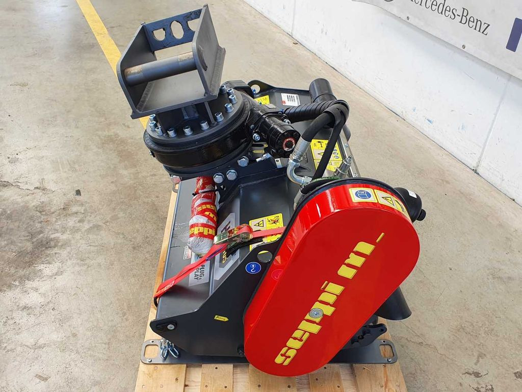 Seppi M. H3 105 /2-5to Mulcher Drehkranz lagernd Seppi M. H3 105 /2-5to Mulcher Drehkranz lagernd - Trituradora forestal: foto 3 Seppi M. H3 105 /2-5to Mulcher Drehkranz lagernd Seppi M. H3 105 /2-5to Mulcher Drehkranz lagernd - Trituradora forestal: foto 3