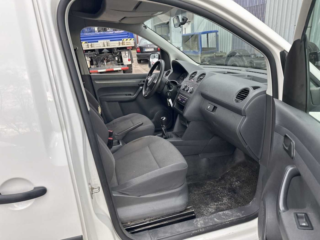 Volkswagen VW Caddy 2.0 TDI 4Motion Maxi Kasten Regal - Furgón: foto 5 Volkswagen VW Caddy 2.0 TDI 4Motion Maxi Kasten Regal - Furgón: foto 5