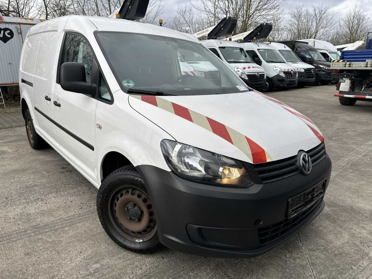 Volkswagen VW Caddy 2.0 TDI 4Motion Maxi Kasten Regal - Furgón: foto 2 Volkswagen VW Caddy 2.0 TDI 4Motion Maxi Kasten Regal - Furgón: foto 2
